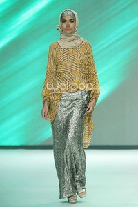 Qonita Boutique by Qonita Gholib Ethnique Sequins. Fashion Parade Purity Transcendence. Indonesia Fashion Week 2014 at Jakarta Convention Center. Senayan. Jakarta. [Foto: Mohammad Abduh/Wolipop]