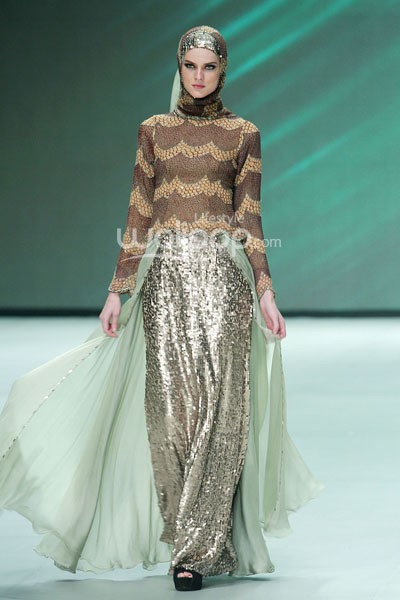 Qonita Boutique by Qonita Gholib Ethnique Sequins. Fashion Parade Purity Transcendence. Indonesia Fashion Week 2014 at Jakarta Convention Center. Senayan. Jakarta. [Foto: Mohammad Abduh/Wolipop]