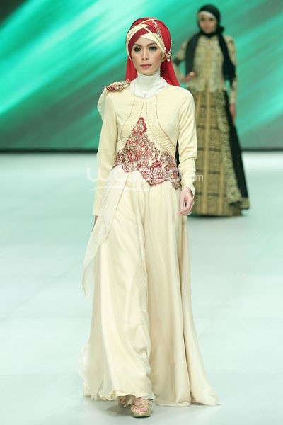 Risty Tagor Gorgeous Gold. Fashion Parade Purity Transcendence. Indonesia Fashion Week 2014 at Jakarta Convention Center. Senayan. Jakarta. [Foto: Mohammad Abduh/Wolipop]