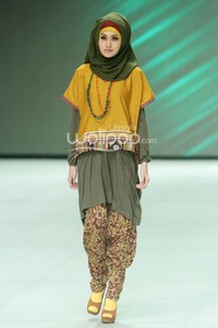 Unique Proud of My Village. Fashion Parade Purity Transcendence Indonesia Fashion Week 2014 at Jakarta Convention Center. Senayan. Jakarta. [Foto: Mohammad Abduh/Wolipop]