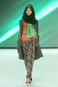 Unique Proud of My Village. Fashion Parade Purity Transcendence Indonesia Fashion Week 2014 at Jakarta Convention Center. Senayan. Jakarta. [Foto: Mohammad Abduh/Wolipop]