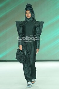 Zoya Acid Denim. Fashion Parade Purity Transcendence. Indonesia Fashion Week 2014 at Jakarta Convention Center. Senayan. Jakarta. [Foto: Mohammad Abduh/Wolipop]