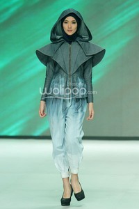 Zoya Acid Denim. Fashion Parade Purity Transcendence. Indonesia Fashion Week 2014 at Jakarta Convention Center. Senayan. Jakarta. [Foto: Mohammad Abduh/Wolipop]