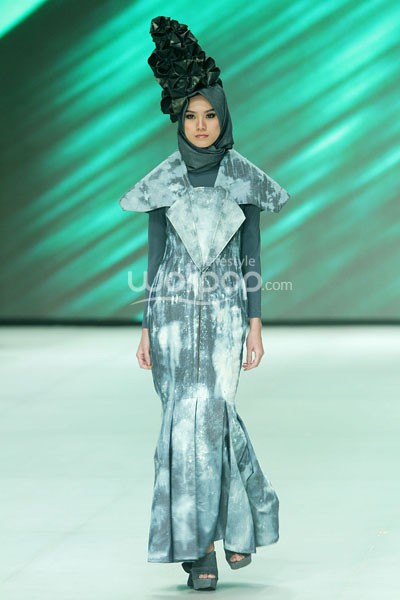 Zoya Acid Denim. Fashion Parade Purity Transcendence. Indonesia Fashion Week 2014 at Jakarta Convention Center. Senayan. Jakarta. [Foto: Mohammad Abduh/Wolipop]