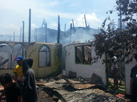 Belasan Rumah di Pasar Cidu Makassar Ludes Terbakar