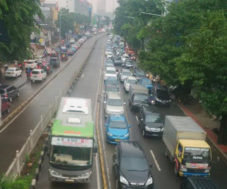 Hujan Berhenti, Buncit Tersendat Dua Arah