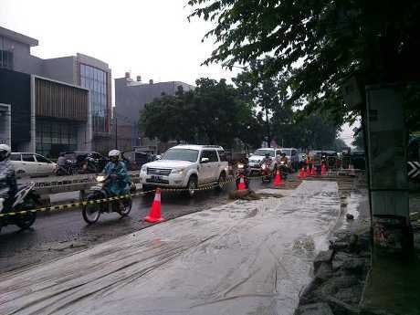 Ada Perbaikan Jalan, Lalu Lintas di Jalan Panjang Macet 1 Km