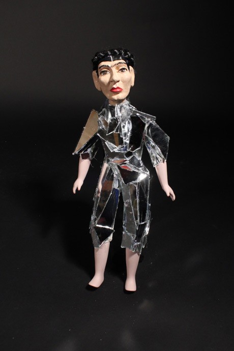 Wajah Seleb Dunia Dalam Pecahan Kaca