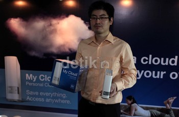 Setelah terinstal ada beberapa tahap sederhana yang harus dilalui untuk memasangkan perangkat penyimpanan WD Cloud agar dapat dikenali oleh aplikasi My Cloud yang terinstal pada ponsel ataupun komputer. Selanjutya, pengguna dapat dengan bebas menggunakan My Cloud layaknya memiliki penyimpanan cloud pribadi. Pengguna dapat men-download ataupun meng-upload file yang diinginkannya di manapun.