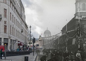     Penampakan Duncannon Street kota London masa lalu dan masa kini. Memang masih banyak bangunan kuno yang dilestarikan dan masih dalam keadaan sangat baik di ibu kota Inggris ini. Aplikasi StreetMuseum sendiri dapat didownload gratis. (kredit foto: streetmuseum)