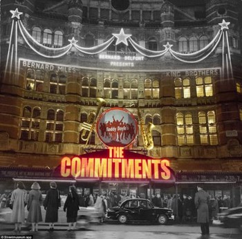 Foto ini mengambil lokasi di Palace Theatre, London pada waktu malam. (kredit foto: streetmuseum)