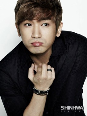 Minwoo Ceritakan Kegiatan Member Shinhwa Selama Vakum Bermusik
