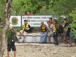 Jelajah Taman Nasional, Bangkitkan Jiwa Petualang!