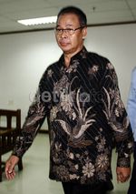 Hambit Bintih dan Cornelis Nalau Dituntut 6 Tahun Bui