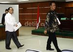 Hambit Bintih dan Cornelis Nalau Dituntut 6 Tahun Bui