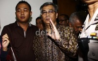 Akil mempertanyakan penyitaan terhadap barang dan dokumen miliknya dari rumah dinas pada 3 Oktober 2013. Menurutnya penyidik KPK salah menulis tanggal berita acara yakni 25 Juli 2013. Lamhot Aritonang/detikFoto.