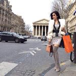 Wow, Syahrini Borong Hermes di Paris