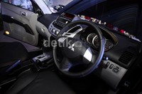 Di interior, ada 3 spoke steering wheel dan shift knob dengan balutan kulit. Selain itu ada 2 DIN AM/FM dan CD player dengan MP3. Juga tersedia Multi Mode Meter dengan LCD.