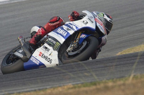 Masalah Ban Bikin Lorenzo Tak Senang