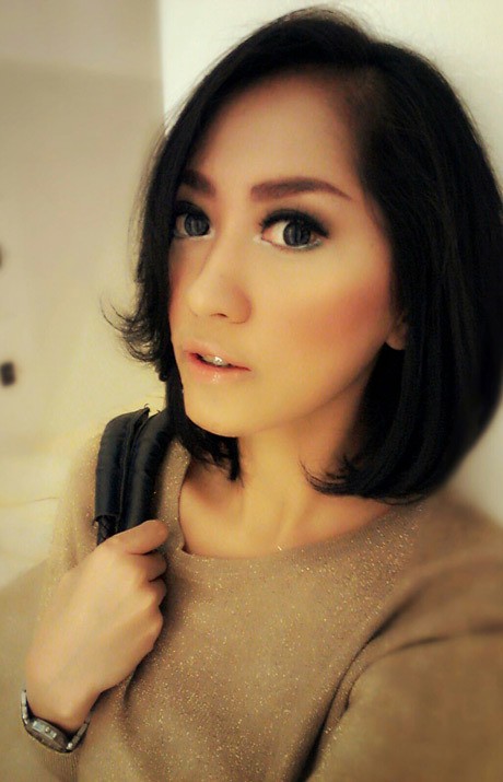 Meski Identik dengan Dunia Malam, Penyanyi Kafe Ini Malah Pantang Perokok