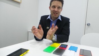 Saat berbincang di sela Mobile World Congress 2014 di Barcelona, Spanyol, Ala-Laurila Juha selaku Head of Mobile Phone Business Nokia Asia Pacific, membeberkan beberapa cara sederhana untuk menginstal aplikasi Android di Nokia X, Nokia X+, dan Nokia XL.