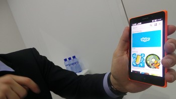 Dengan demikian, aplikasi tenar seperti Flappy Bird, Candy Crush Saga, Path, Instagram, Skype, dan bahkan BlackBerry Messenger sudah bisa dijalankan semua di ponsel Android Nokia.     