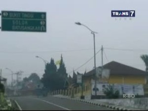 Gunung Marapi Semburkan Abu Vulkanik