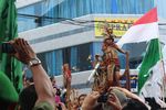 Perempuan Tionghoa Cantik & Sakti di Cap Go Meh Singkawang