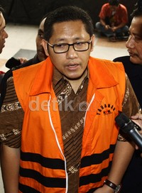 Selain disangkakan telah menerima gratifikasi terkait proyek Hambalang, Anas juga diduga menerima gratifikasi terkait pengadaan alat laboratorium Universitas Airlangga Surabaya. Lamhot Aritonang/detikFoto.