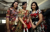 Misalnya salah satu pramugari berparas ayu bernama Eva. Ia dan kedua temannya datang ke kantor pusat Merpati di Jakarta Pusat untuk meminta kejelasan nasibnya.