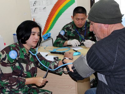 TNI Gelar Pengobatan Gratis di Lebanon
