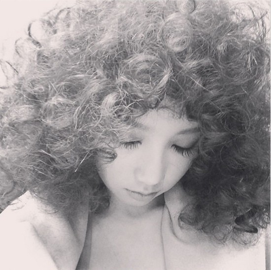Rambut Keriting Afro Taeyeon SNSD, Love It or Leave It?