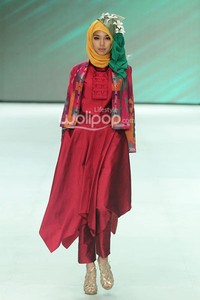 Nieta Hidayani Sophisticated Bali. Fashion Parade - Ethic Spiritual. Indonesia Fashion Week 2014 at Jakarta Convention Center. Senayan. Jakarta. [Foto: Mohammad Abduh/Wolipop]