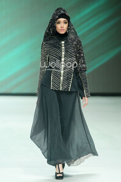 Yuyuk Nurmaisyah Elegant Geometric. Fashion Parade - Ethic Spiritual. Indonesia Fashion Week 2014 at Jakarta Convention Center. Senayan. Jakarta. [Foto: Mohammad Abduh/Wolipop]
