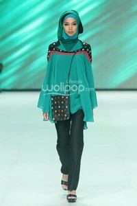 Safartiwi Gadeng Pesona Rempelis. Fashion Parade - Ethic Spiritual. Indonesia Fashion Week 2014 at Jakarta Convention Center. Senayan. Jakarta. [Foto: Mohammad Abduh/Wolipop]