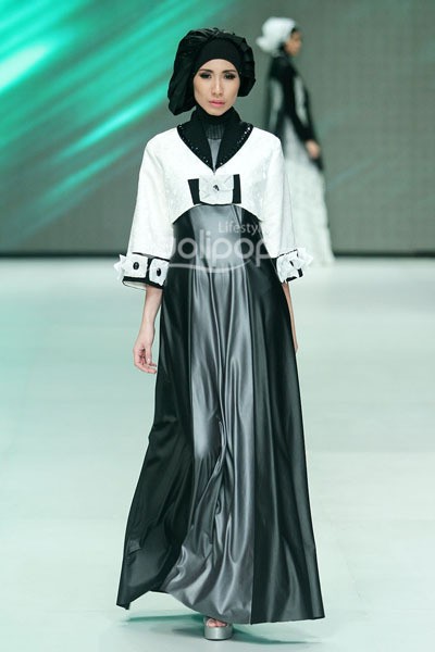 Tuty Adib Kirei. Fashion Parade Ethic Spiritual. Indonesia Fashion Week 2014 at Jakarta Convention Center. Senayan. Jakarta. [Foto: Mohammad Abduh/Wolipop]