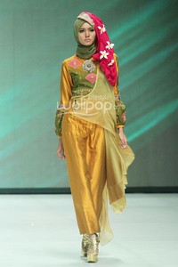 Nieta Hidayani Sophisticated Bali. Fashion Parade - Ethic Spiritual. Indonesia Fashion Week 2014 at Jakarta Convention Center. Senayan. Jakarta. [Foto: Mohammad Abduh/Wolipop]