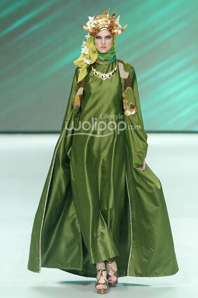 Nieta Hidayani Sophisticated Bali. Fashion Parade - Ethic Spiritual. Indonesia Fashion Week 2014 at Jakarta Convention Center. Senayan. Jakarta. [Foto: Mohammad Abduh/Wolipop]