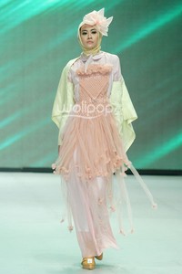 Nuniek Mawardi Canvasorium. Fashion Parade - Ethic Spiritual. Indonesia Fashion Week 2014 at Jakarta Convention Center. Senayan. Jakarta. [Foto: Mohammad Abduh/Wolipop]