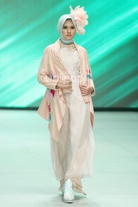Nuniek Mawardi Canvasorium. Fashion Parade - Ethic Spiritual. Indonesia Fashion Week 2014 at Jakarta Convention Center. Senayan. Jakarta. [Foto: Mohammad Abduh/Wolipop]