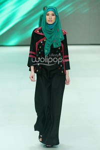 Safartiwi Gadeng Pesona Rempelis. Fashion Parade - Ethic Spiritual. Indonesia Fashion Week 2014 at Jakarta Convention Center. Senayan. Jakarta. [Foto: Mohammad Abduh/Wolipop]