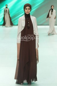 Sukriyah Reborn 29 The Culture of Nature. Fashion Parade Ethic Spiritual. Indonesia Fashion Week 2014 at Jakarta Convention Center. Senayan. Jakarta. [Foto: Mohammad Abduh/Wolipop]