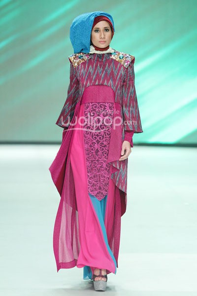 Toera Imara Cakrawala. Fashion Parade - Ethic Spiritual. Indonesia Fashion Week 2014 at Jakarta Convention Center. Senayan. Jakarta. [Foto: Mohammad Abduh/Wolipop]