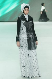 Tuty Adib Kirei. Fashion Parade Ethic Spiritual. Indonesia Fashion Week 2014 at Jakarta Convention Center. Senayan. Jakarta. [Foto: Mohammad Abduh/Wolipop]