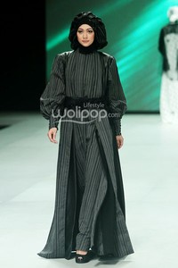 Tuty Adib Kirei. Fashion Parade Ethic Spiritual. Indonesia Fashion Week 2014 at Jakarta Convention Center. Senayan. Jakarta. [Foto: Mohammad Abduh/Wolipop]