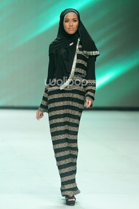 Yuyuk Nurmaisyah Elegant Geometric. Fashion Parade - Ethic Spiritual. Indonesia Fashion Week 2014 at Jakarta Convention Center. Senayan. Jakarta. [Foto: Mohammad Abduh/Wolipop]