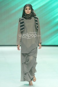 Yuyuk Nurmaisyah Elegant Geometric. Fashion Parade - Ethic Spiritual. Indonesia Fashion Week 2014 at Jakarta Convention Center. Senayan. Jakarta. [Foto: Mohammad Abduh/Wolipop]