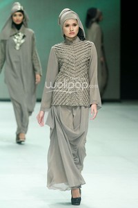 Yuyuk Nurmaisyah Elegant Geometric. Fashion Parade - Ethic Spiritual. Indonesia Fashion Week 2014 at Jakarta Convention Center. Senayan. Jakarta. [Foto: Mohammad Abduh/Wolipop]