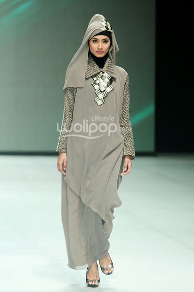 Yuyuk Nurmaisyah Elegant Geometric. Fashion Parade - Ethic Spiritual. Indonesia Fashion Week 2014 at Jakarta Convention Center. Senayan. Jakarta. [Foto: Mohammad Abduh/Wolipop]