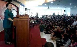 Mega: Risma Wali Kota Cerewet yang Berhasil Ubah Kota Surabaya